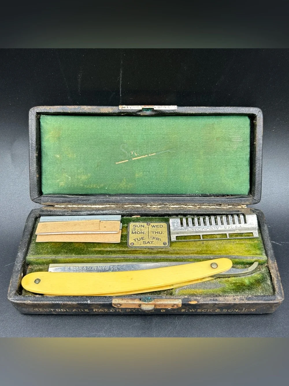 Vintage E Weck & Son Sextoblade Straight Razor Set Style B Case Extra Blades USA